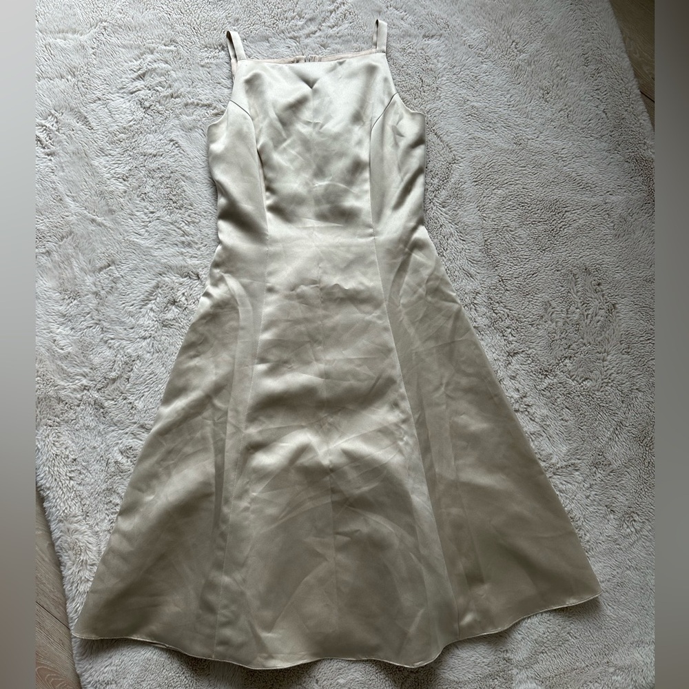 Dress - Picture 9 of 9
